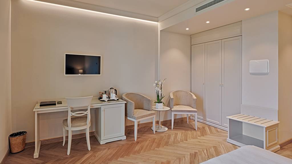 Hotel-Paradiso-208-4324-jpg-web-2024