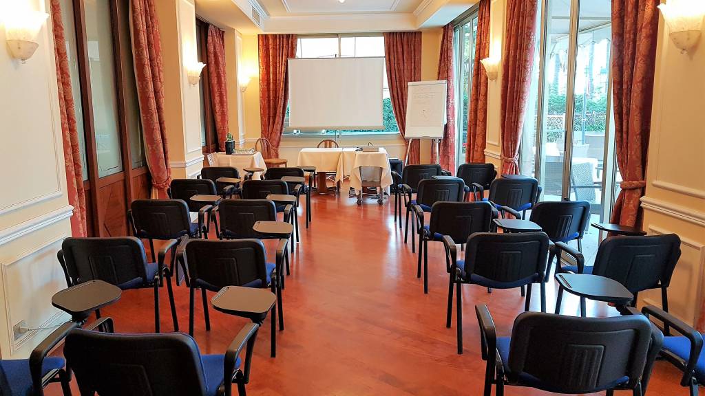 Hotel-Paradiso-Sanremo-sala-meeting-GARDENIA